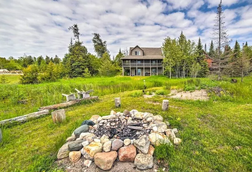 Secluded Lake Michigan Home: Private Fire Pit