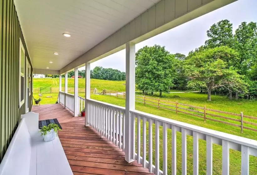 Secluded Timbo Retreat   Hike, Swim & Kayak!