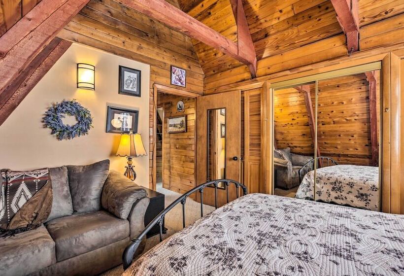 Serene Creekside Sheridan Getaway: Mountain Views!