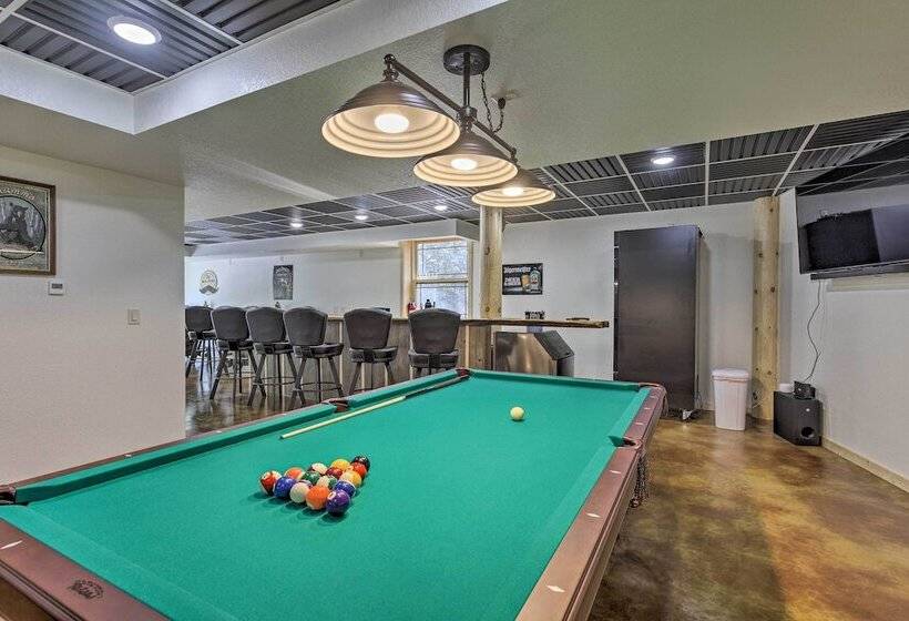 Spacious Hurley Home W/ Game Room Near Lakes