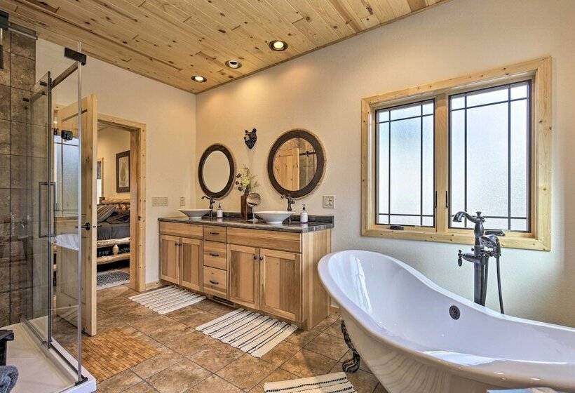 Spacious Hurley Home W/ Game Room Near Lakes