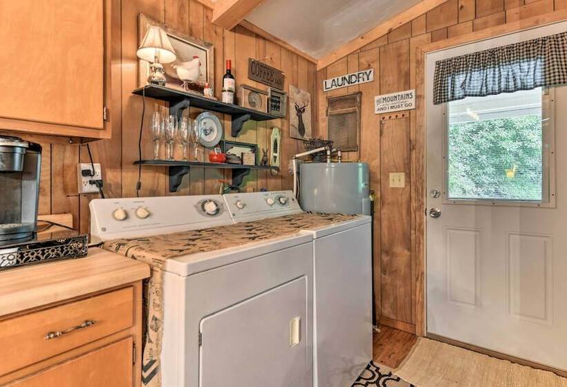 Smoky Mountain Cottage W/ Lanai & Mtn Views