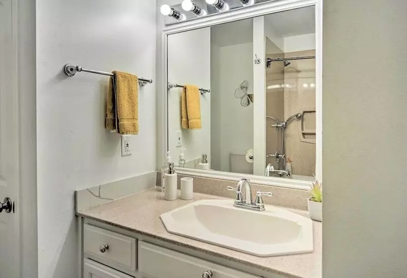 Updated Baton Rouge Home W/ Grill ~ 10 Mi To Dtwn!