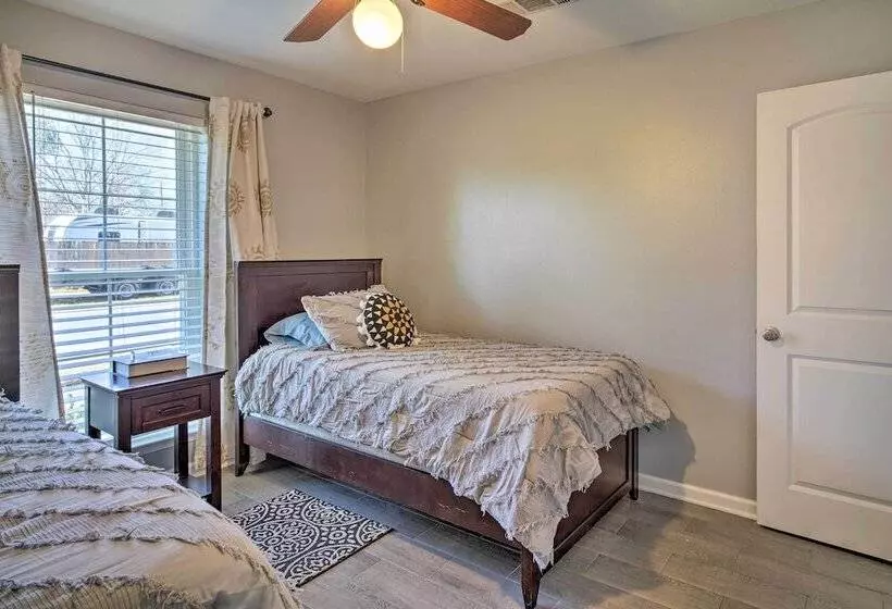Updated Baton Rouge Home W/ Grill ~ 10 Mi To Dtwn!