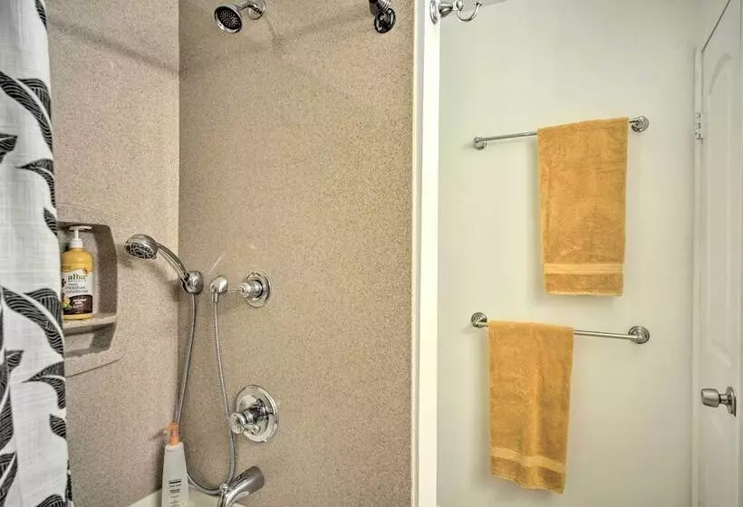 Updated Baton Rouge Home W/ Grill ~ 10 Mi To Dtwn!