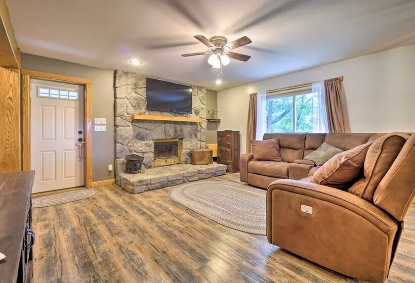 Updated Buckeye Lake Retreat W/ Game Room!