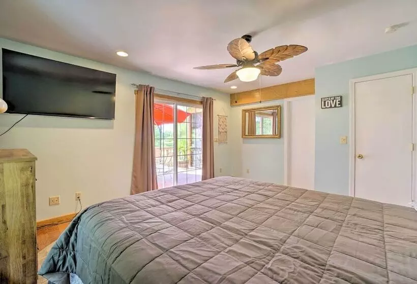 Updated Buckeye Lake Retreat W/ Game Room!