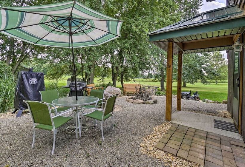 Updated Buckeye Lake Retreat W/ Game Room!