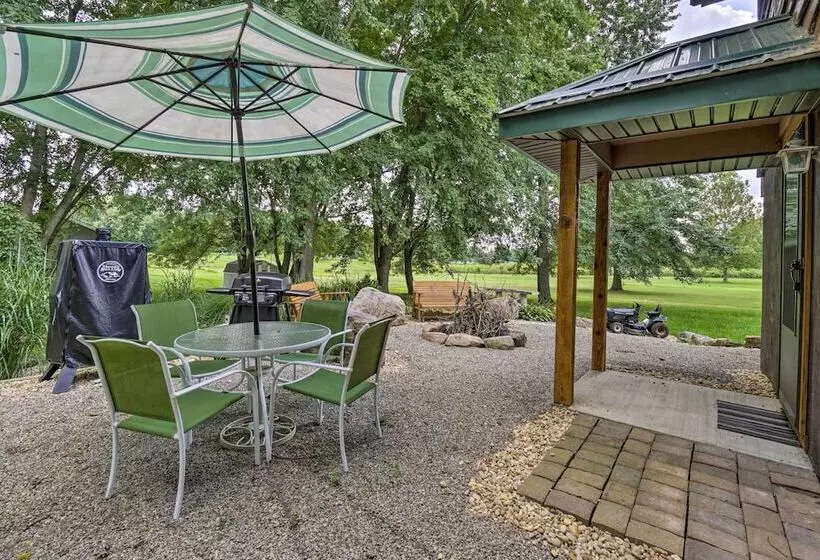 Updated Buckeye Lake Retreat W/ Game Room!