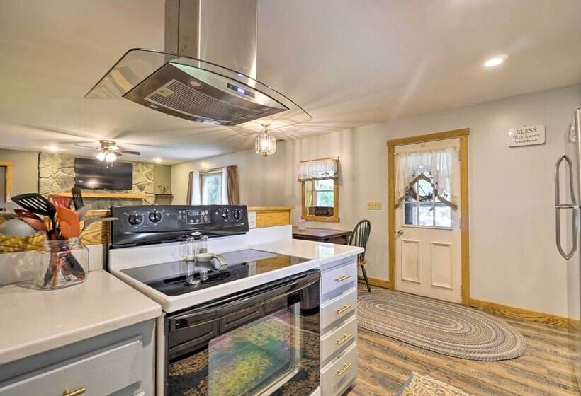 Updated Buckeye Lake Retreat W/ Game Room!