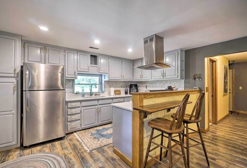 Updated Buckeye Lake Retreat W/ Game Room!