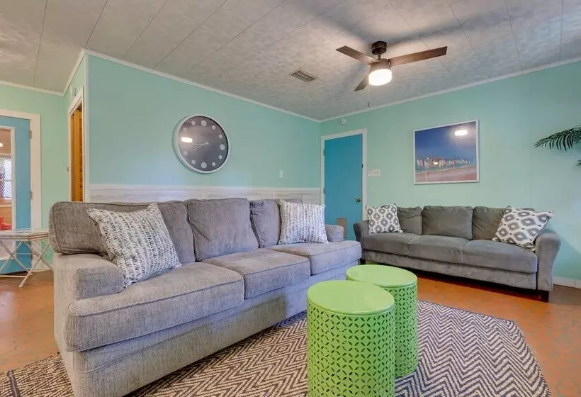 Vibrant Pass Christian Oasis   3 Blocks To Beach!