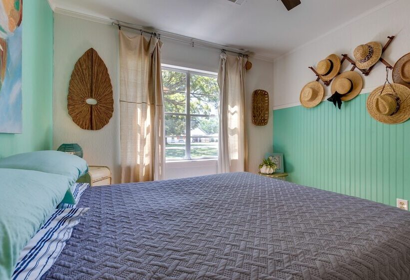 Vibrant Pass Christian Oasis 3 Blocks To Beach!