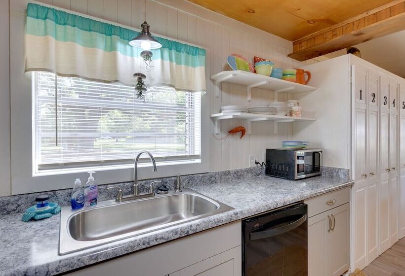 Vibrant Pass Christian Oasis 3 Blocks To Beach!