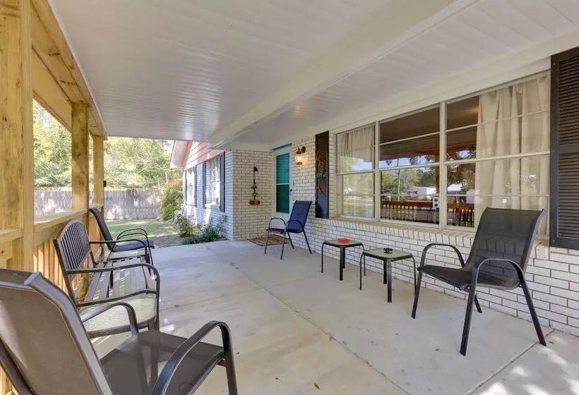 Vibrant Pass Christian Oasis   3 Blocks To Beach!