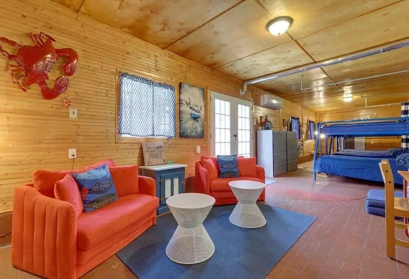 Vibrant Pass Christian Oasis   3 Blocks To Beach!