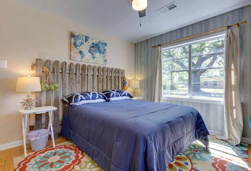 Vibrant Pass Christian Oasis 3 Blocks To Beach!