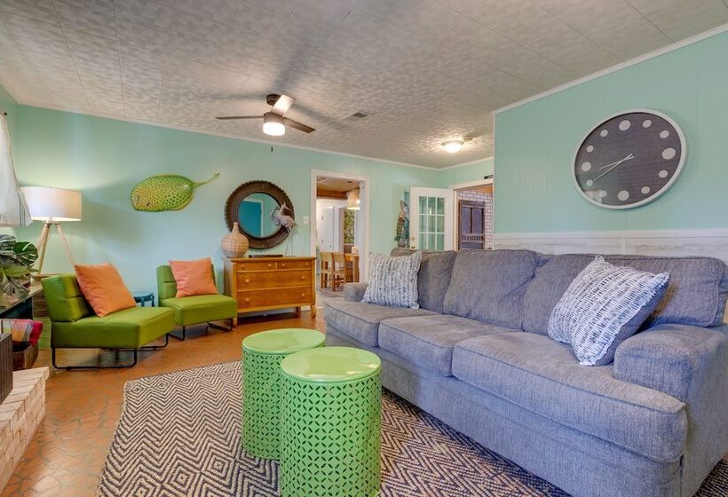 Vibrant Pass Christian Oasis 3 Blocks To Beach!