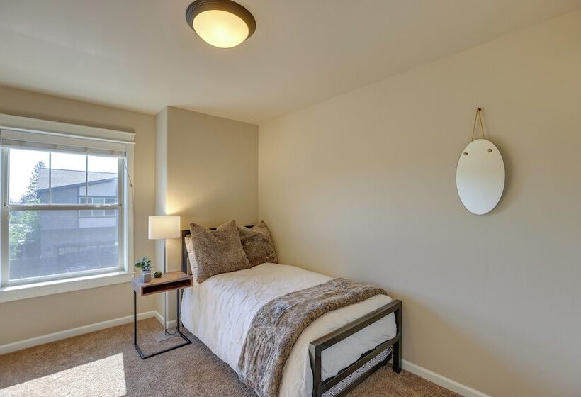 Family Friendly Bend Home: 1 Mi To Downtown!