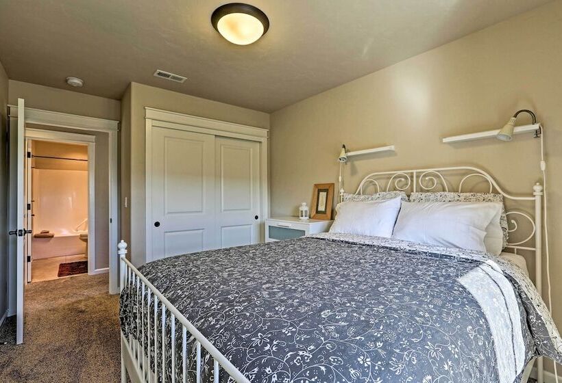 Family Friendly Bend Home: 1 Mi To Downtown!