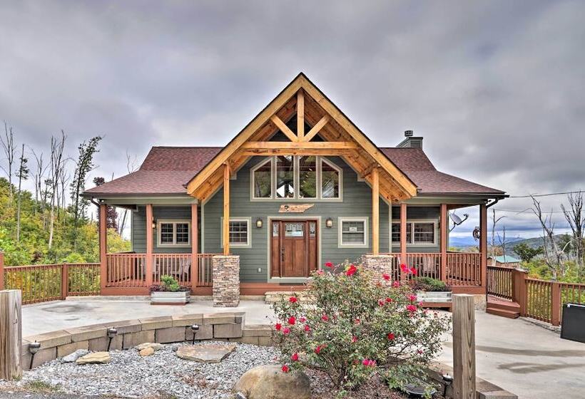 Woodsy Retreat W/ Fire Pit & Resort Amenities