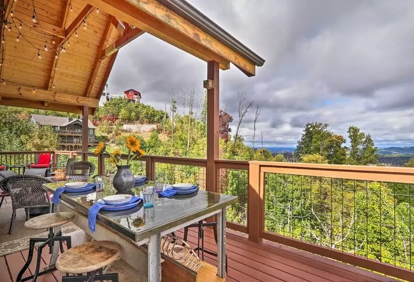 Woodsy Retreat W/ Fire Pit & Resort Amenities