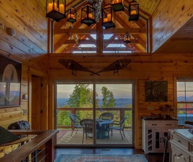 Woodsy Retreat W/ Fire Pit & Resort Amenities