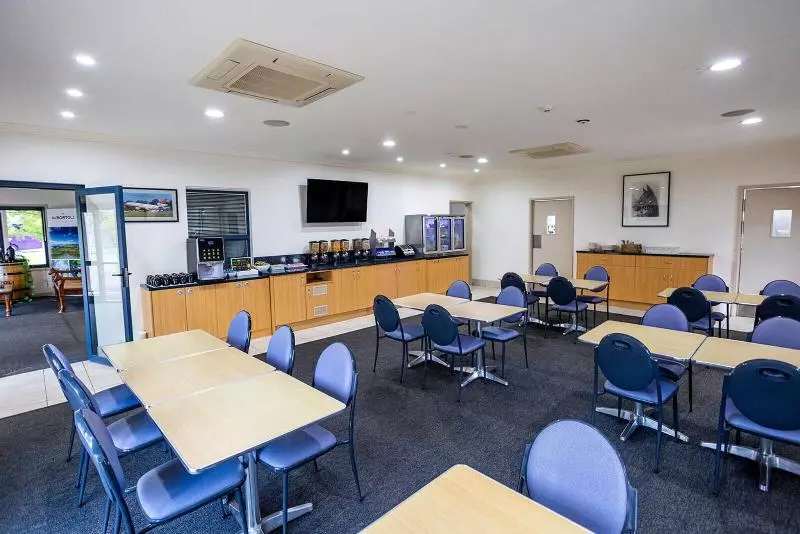 Hawkesbury Race Club Motel