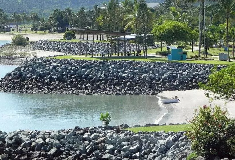 Hotelli Airlie Waterfront Bed & Breakfast