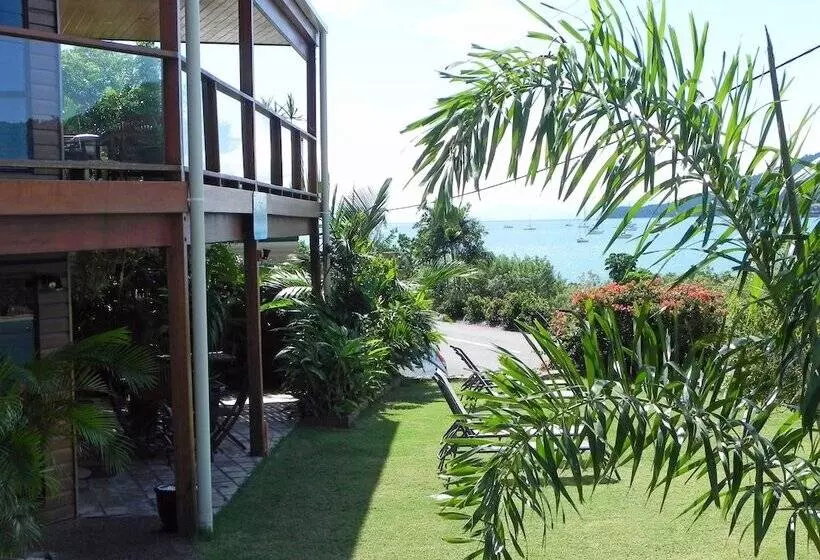 Hotelli Airlie Waterfront Bed & Breakfast
