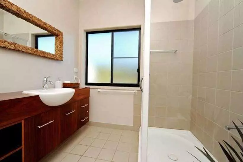 Hotelli Airlie Waterfront Bed & Breakfast