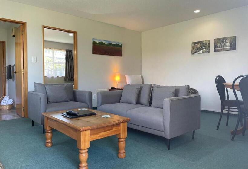 فندق Asure Ambassador Motor Lodge