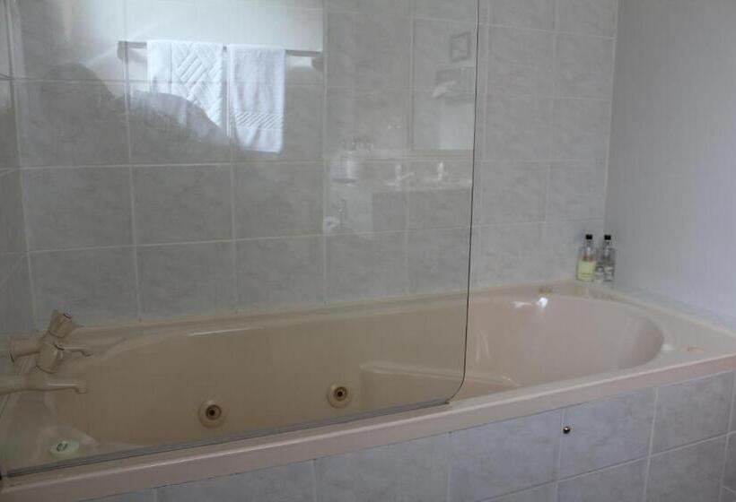 فندق Asure Ambassador Motor Lodge