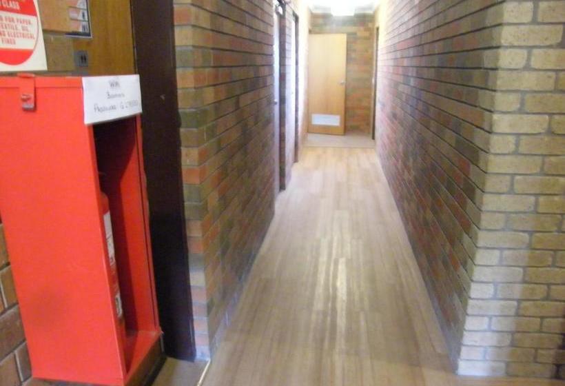 호텔 Boomers Guest House Hamilton