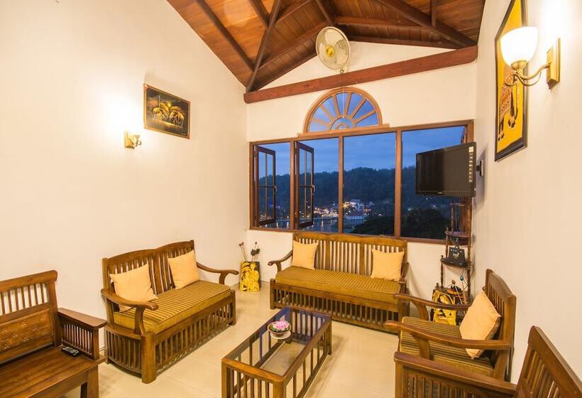 בית מלון כפרי Ceyloni Lake Residency