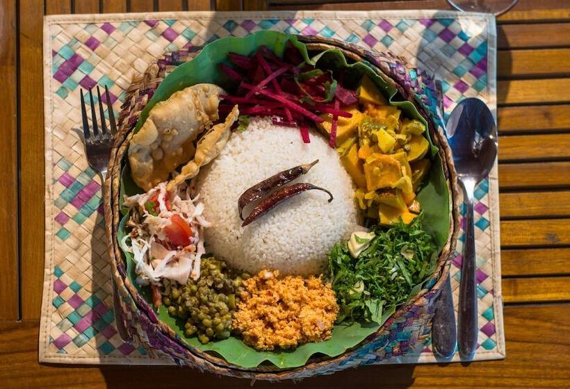 בית מלון כפרי Ceyloni Lake Residency