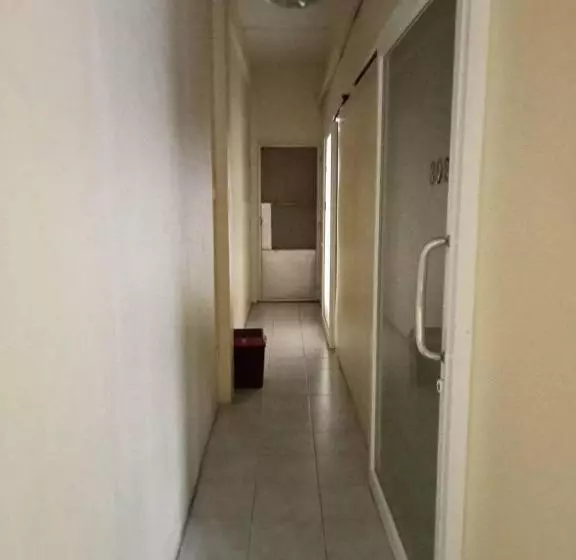 هتل کپسول Smile Capsule Hostel