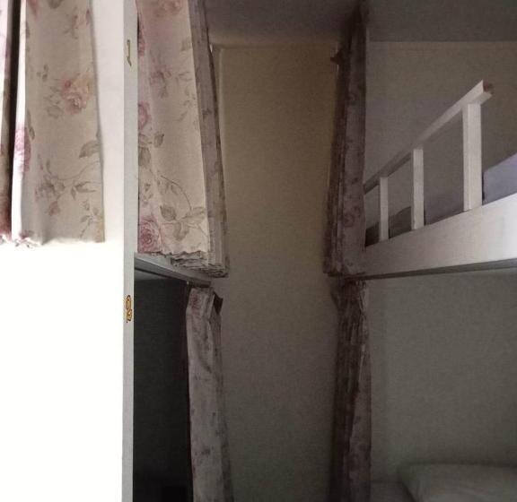 فنادق الكبسولة Smile Capsule Hostel