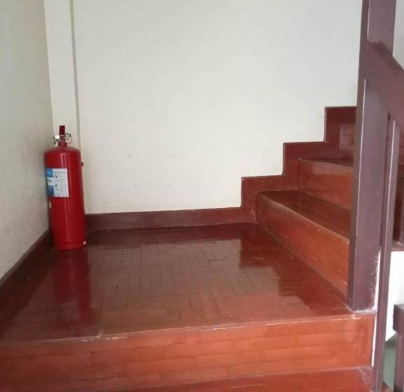 فنادق الكبسولة Smile Capsule Hostel