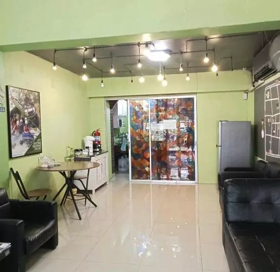 هتل کپسول Smile Capsule Hostel