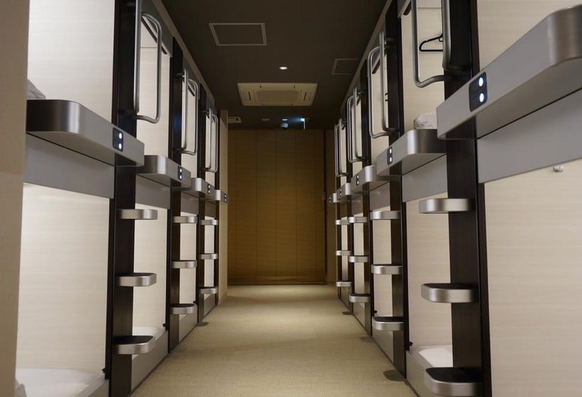 מלון כמוסות Tokyo Ekimae Bay