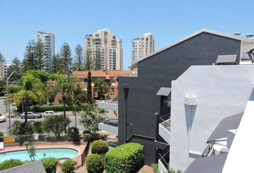 בית מלון כפרי Grangewood Court Apartments