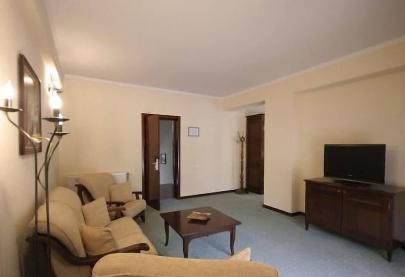 호텔 Pensiunea La Residenza