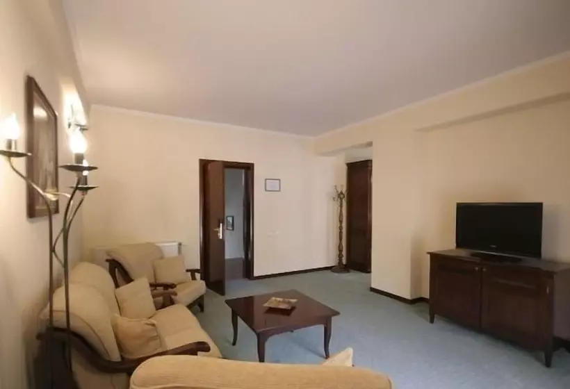 ホテル Pensiunea La Residenza