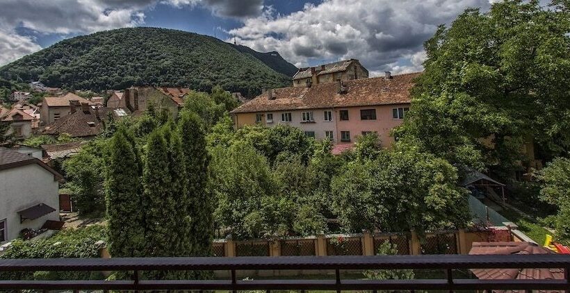 호텔 Pensiunea La Residenza