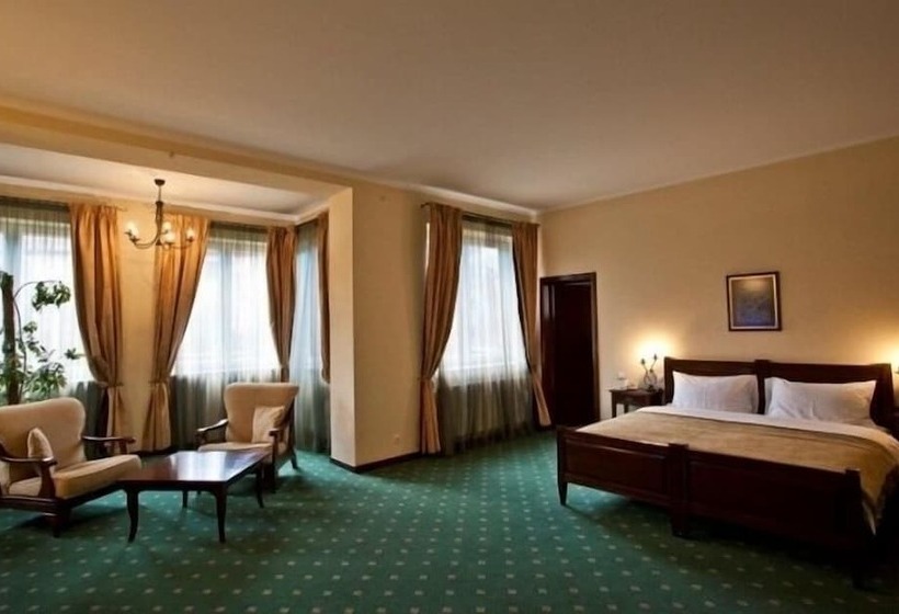 호텔 Pensiunea La Residenza