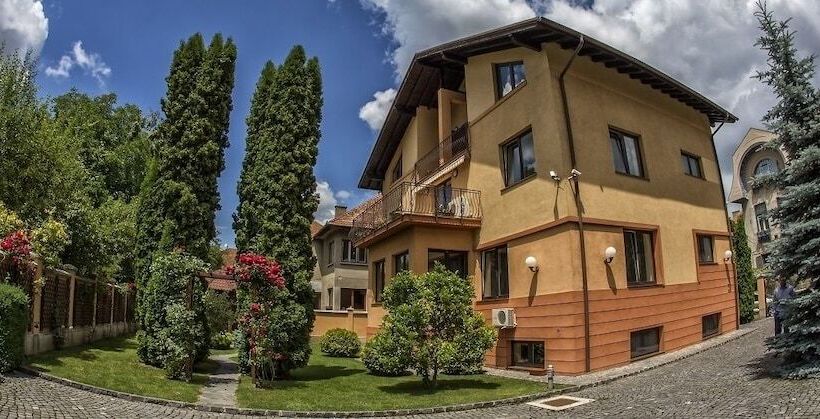 호텔 Pensiunea La Residenza