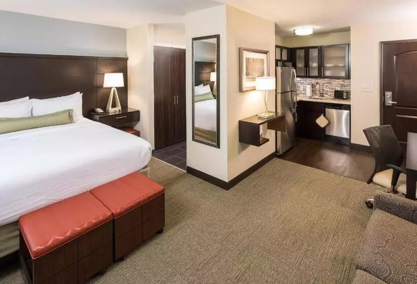 ホテル Staybridge Suites Omaha West By Ihg