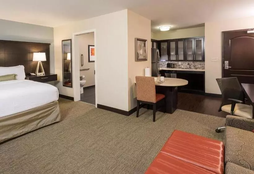 ホテル Staybridge Suites Omaha West By Ihg