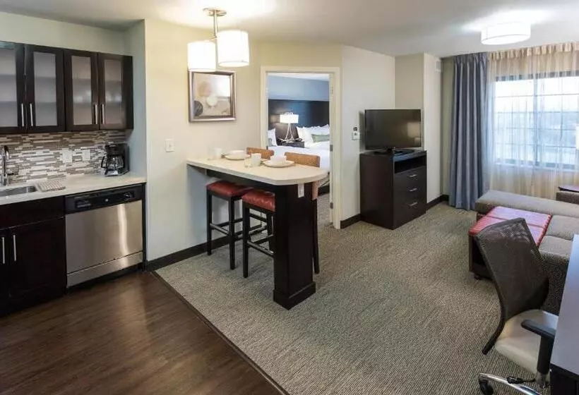 ホテル Staybridge Suites Omaha West By Ihg